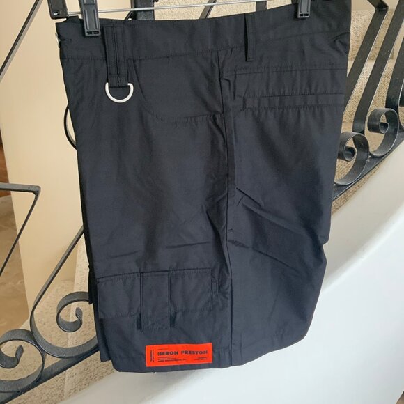Heron Preston Polyamide Black Italy Urban Pockets Shorts NWT - Picture 1 of 6